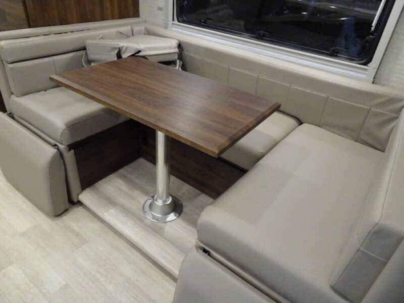 2022 Winnebago Class (OFF-GRID &PET FRIENDLY)