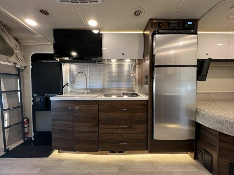 2022 Winnebago Class (OFF-GRID &PET FRIENDLY)