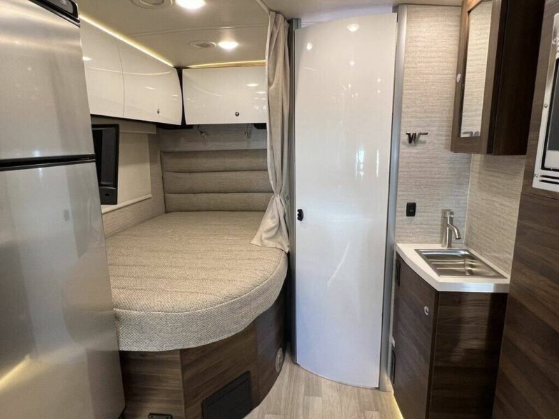 2022 Winnebago Class (OFF-GRID &PET FRIENDLY)