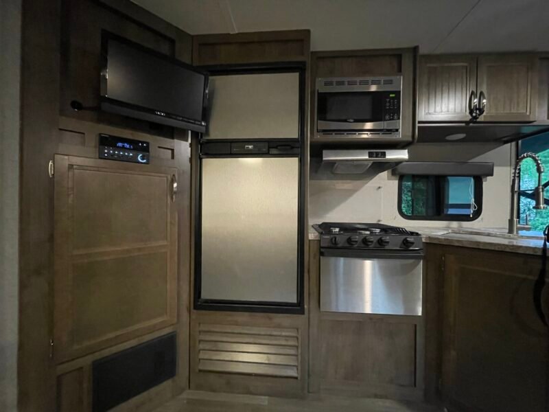 2018 Dutchmen Travel Trailer (HOME SWEET HOME)