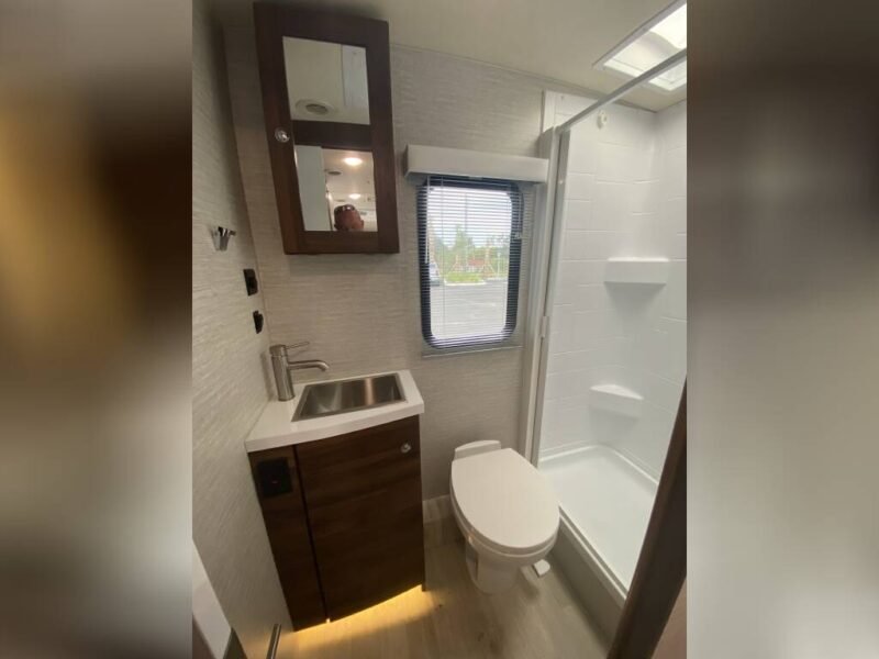 2020 WINNEBAGO || NAVION 24D For Rent In Norfolk