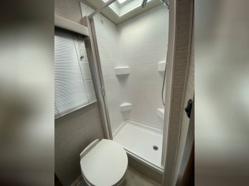 2020 WINNEBAGO || NAVION 24D For Rent In Norfolk