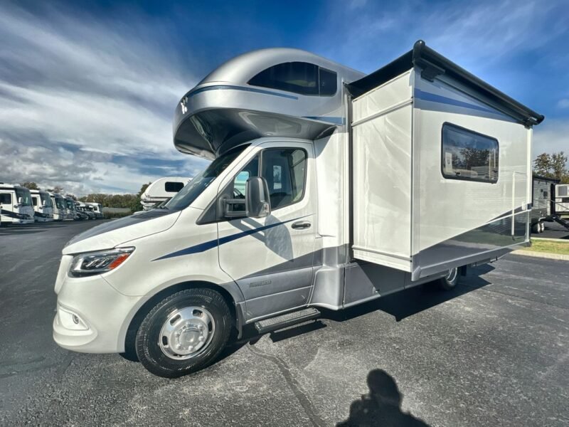 2024 Winnebago Class C RV Navion 24T