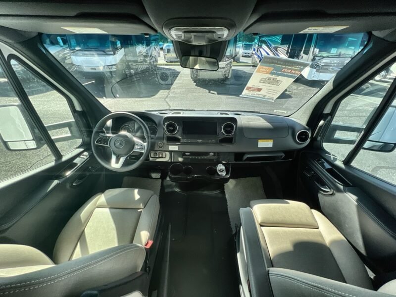 2024 Winnebago Class C RV Navion 24T