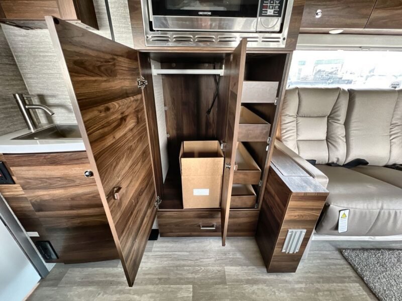 2024 Winnebago Class C RV Navion 24T
