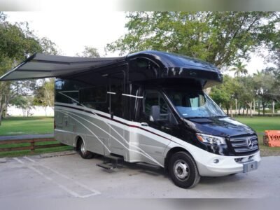 2020 WINNEBAGO || NAVION 24D For Rent In Norfolk