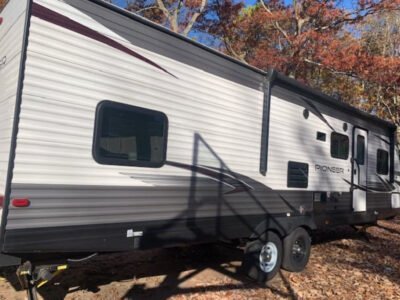 2020 Heartland Travel Trailer (FAMILY RETREAT)
