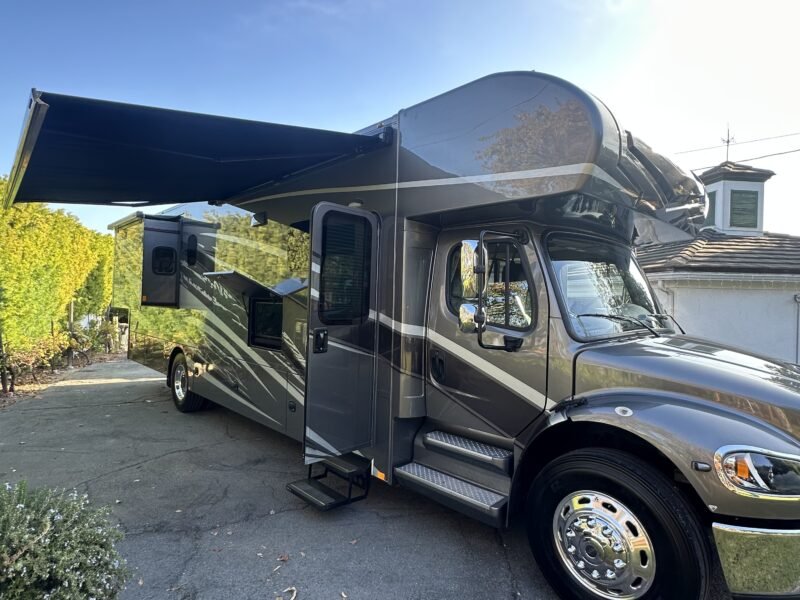 ADVENTURE TIME - 2025 Winnebago