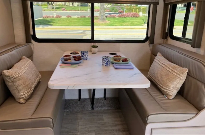 2024 Thor Motor Coach