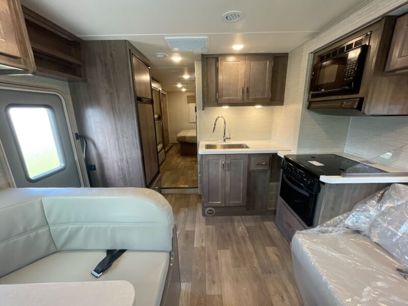 2025 Winnebago Class C RV MINNIE WINNIE 31H