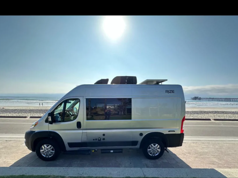 2023 Gus's Thor Motor Coach Rize 18g Class B