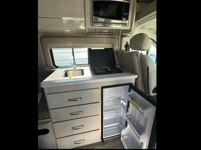 2023 Gus's Thor Motor Coach Rize 18g Class B