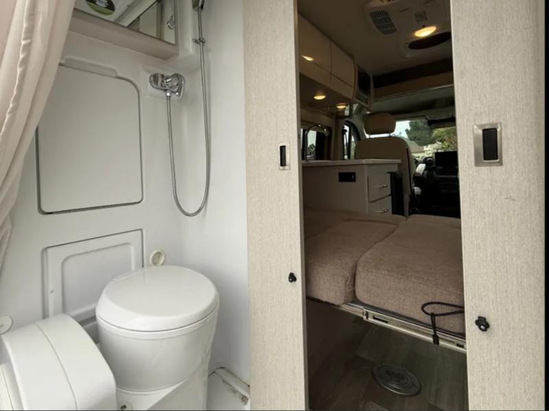 2023 Gus's Thor Motor Coach Rize 18g Class B