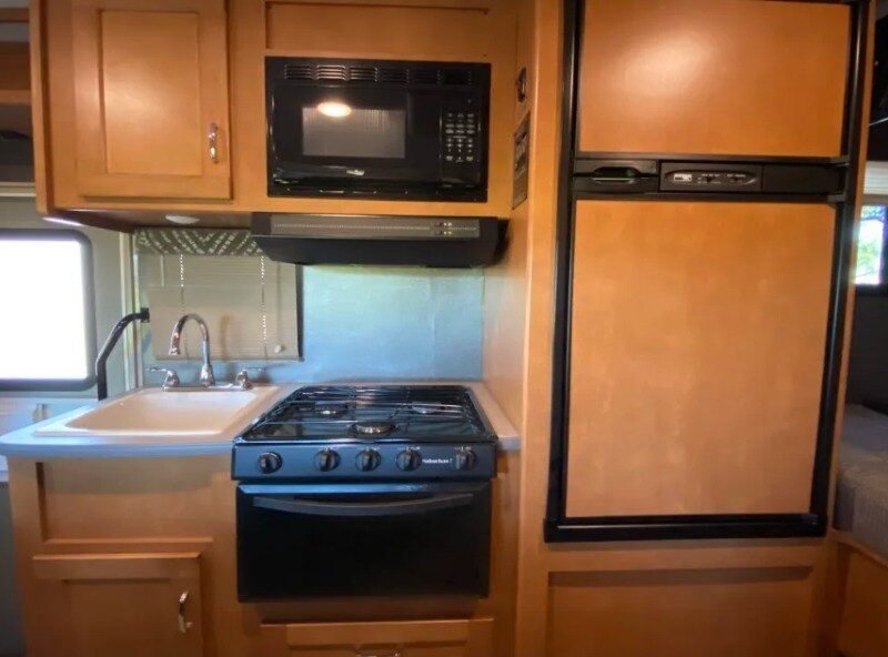 2018 Winnebago - Minnie Winnie 22R