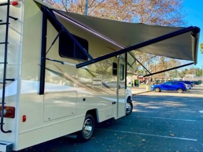2018 Winnebago - Minnie Winnie 22R
