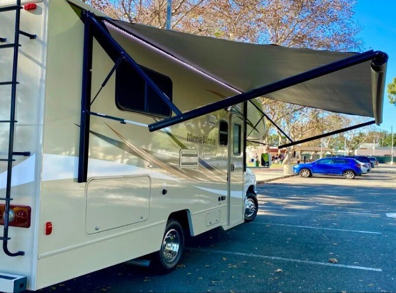 2018 Winnebago - Minnie Winnie 22R