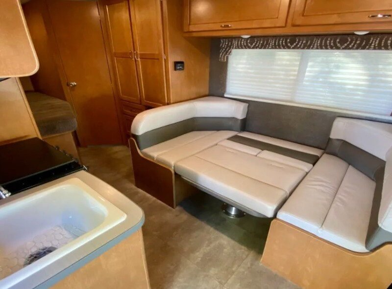 2018 Winnebago - Minnie Winnie 22R