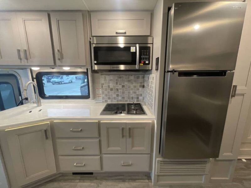 2023 THOR miramar rv for rent